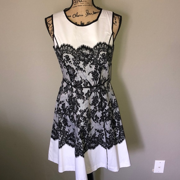 New York & Company Dresses & Skirts - NY&C stretch floral lace print dress size 2